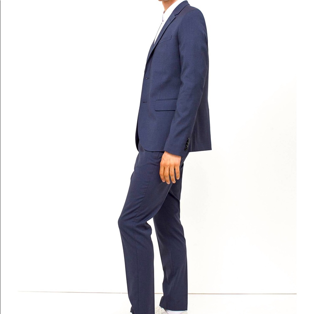 NWOT-H&M Slim Fit lightly textured Blue Suit.